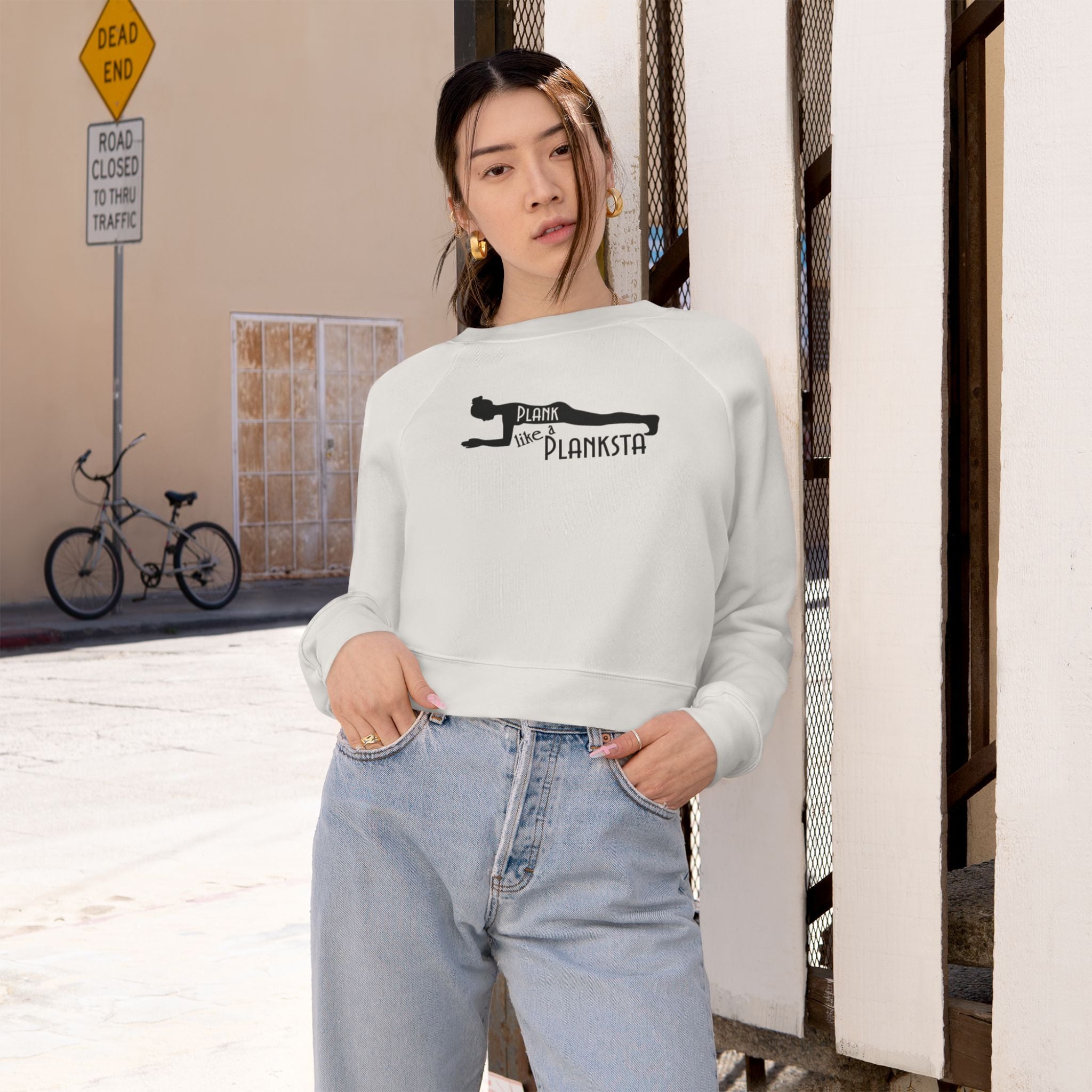 Cropped Pullover — "Plank Like a Planksta" Fitness Graphic